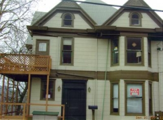 203 McLane Ave., Apt. 3 3 Bedroom Apartment within House $900 - $1080