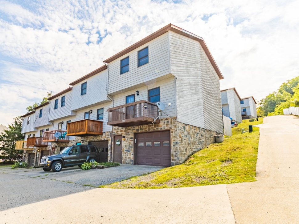200 Cedarstone Drive 3 Bedroom Townhome $1550
