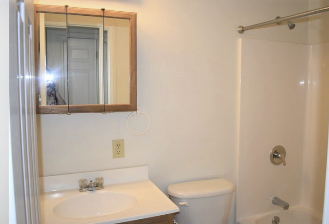 Photo of Rice Rentals, 996 Valley View Ave Apt B (7)