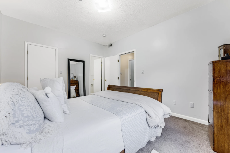 Photo of Bent Tree Court – Vulcan Properties