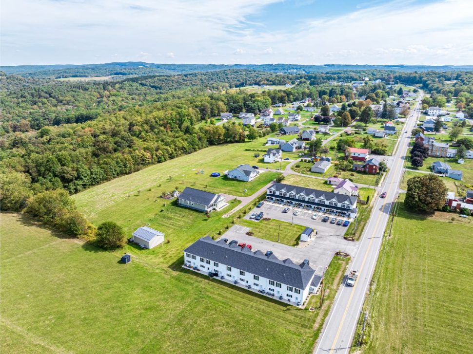 43 Maple Street 2 Bedroom Condo $975